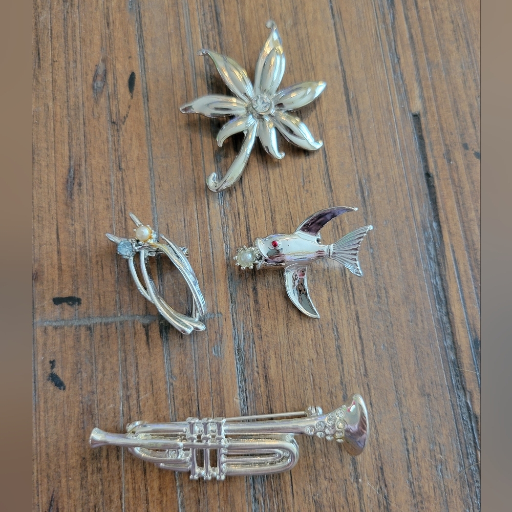 Lot Of 4 Vintage Silver Toned Brooches